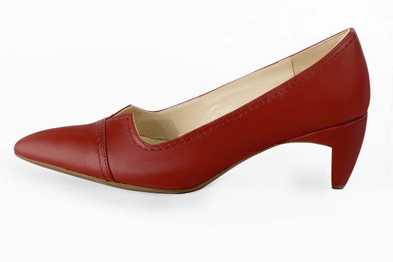 Scarlet red women's dress pumps,with a square neckline. Tapered toe. Medium comma heels. Profile view - Florence KOOIJMAN